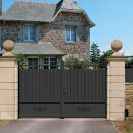 Portail battant aluminium anthracite VILLA