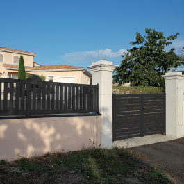 Portail battant aluminium sur-mesure OPER